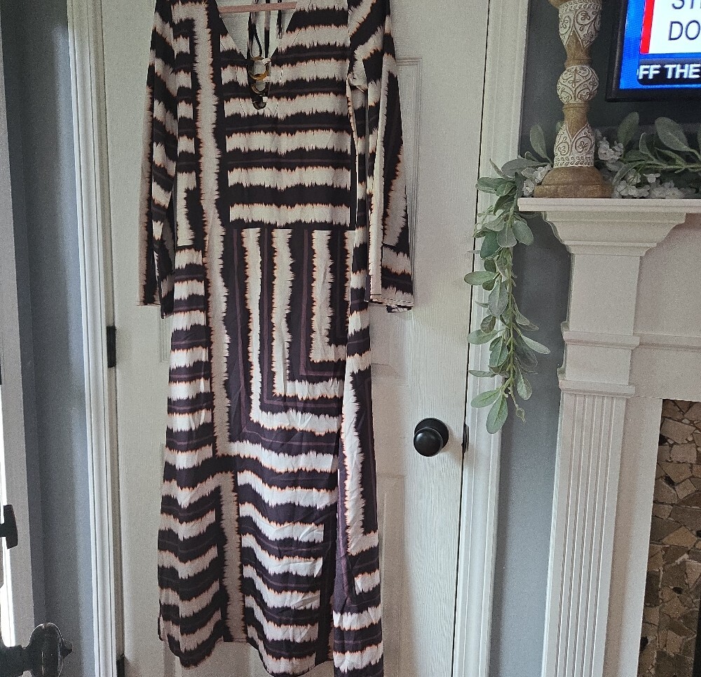 Long Dress - Picture 2 of 5